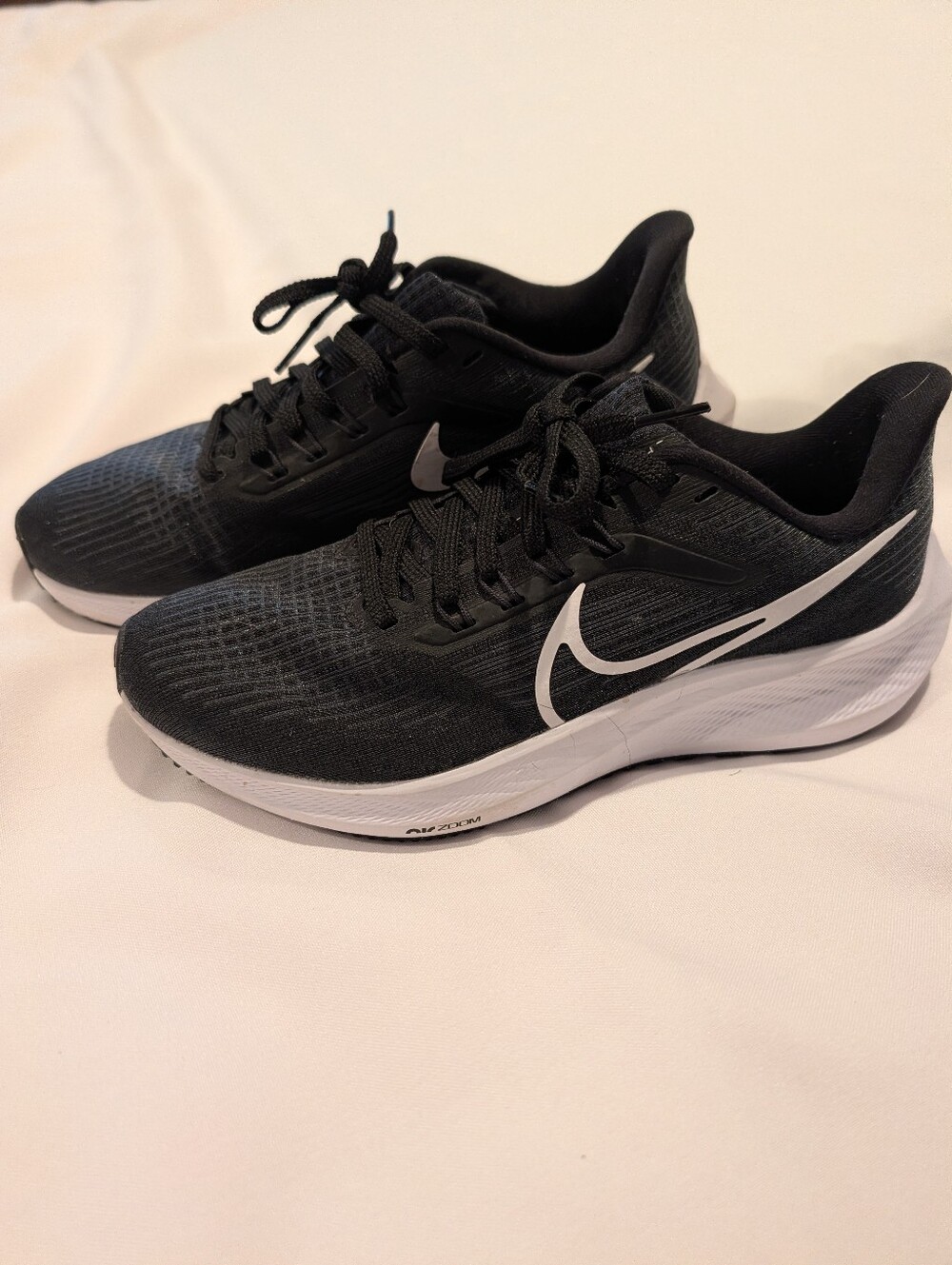 Nike 7 Women's Black/White Pegasus 39 Running Sneakers